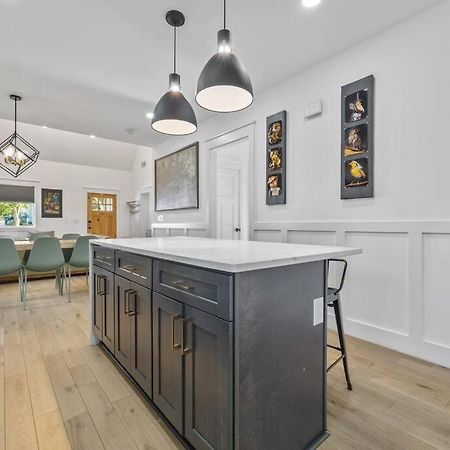 Designer Home: King Beds, Luxe Bath+Free Parking! Atlanta Exterior foto