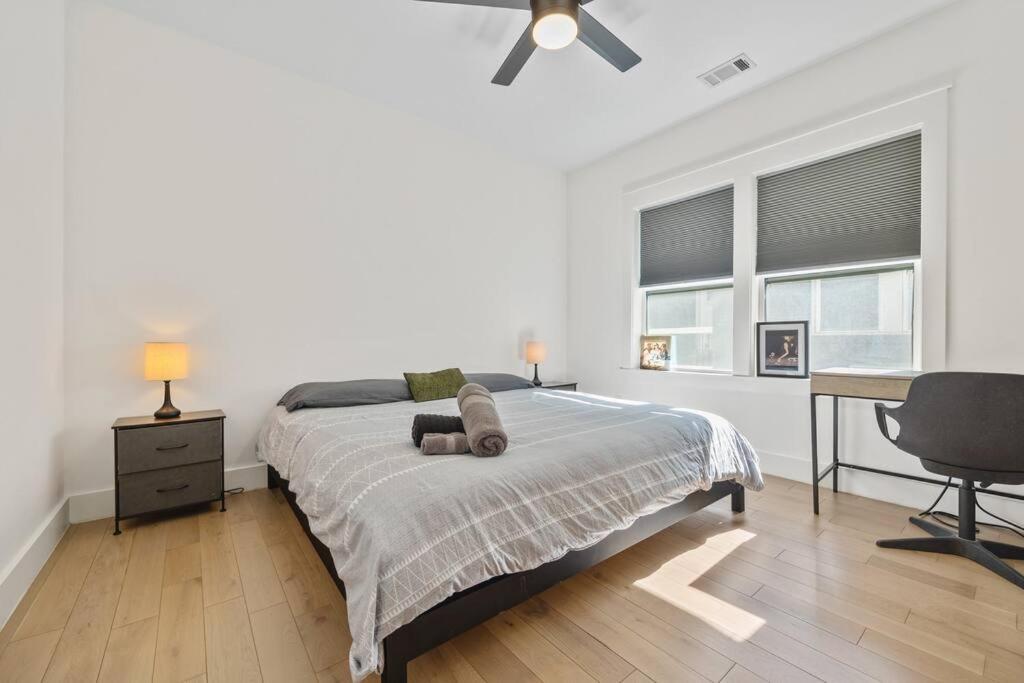 Designer Home: King Beds, Luxe Bath+Free Parking! Atlanta Exterior foto